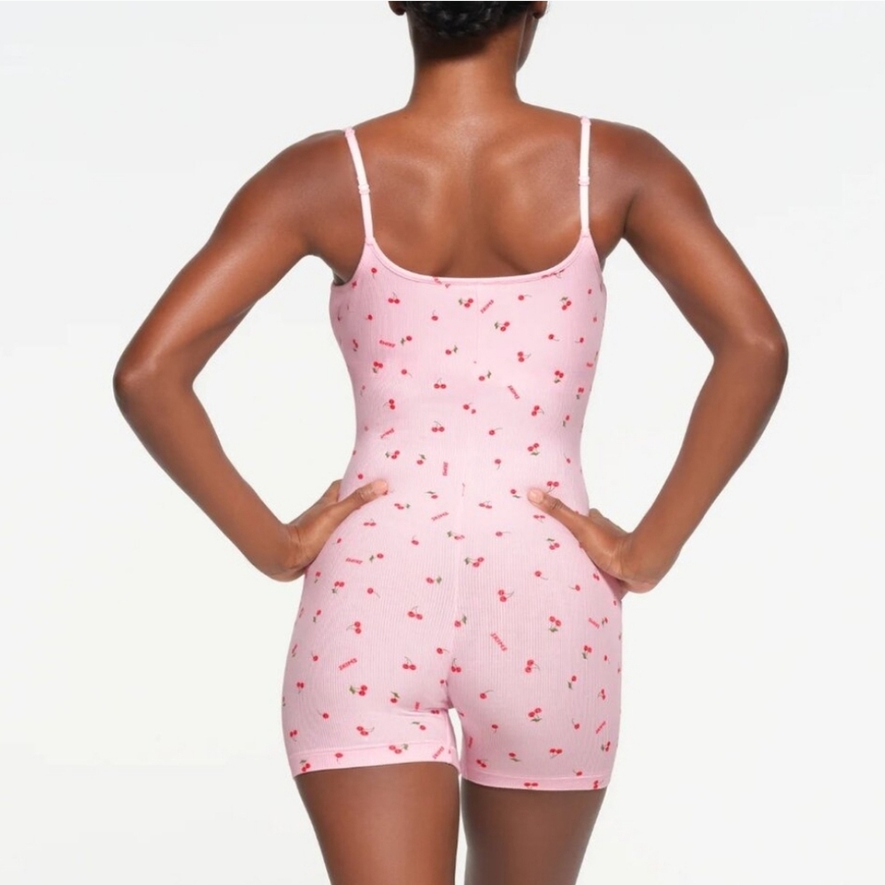 skims soft lounge cherry blossom cherry print onesie - Picture 3 of 13